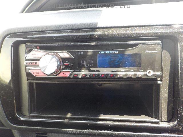 TOYOTA VITZ 2019 Image 9