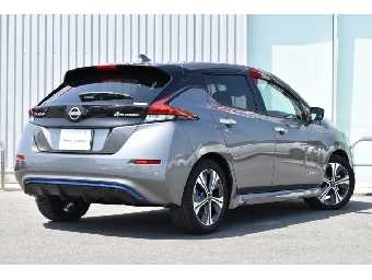NISSAN LEAF 2021 Image 2