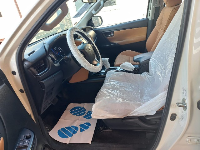 TOYOTA FORTUNER 2018 Image 19