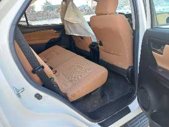 TOYOTA FORTUNER 2018 Image 16