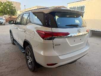 TOYOTA FORTUNER 2019 Image 3