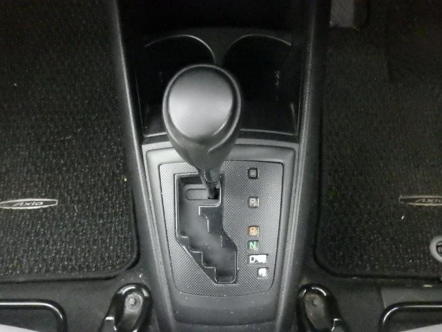 TOYOTA COROLLA AXIO 2017 Image 33