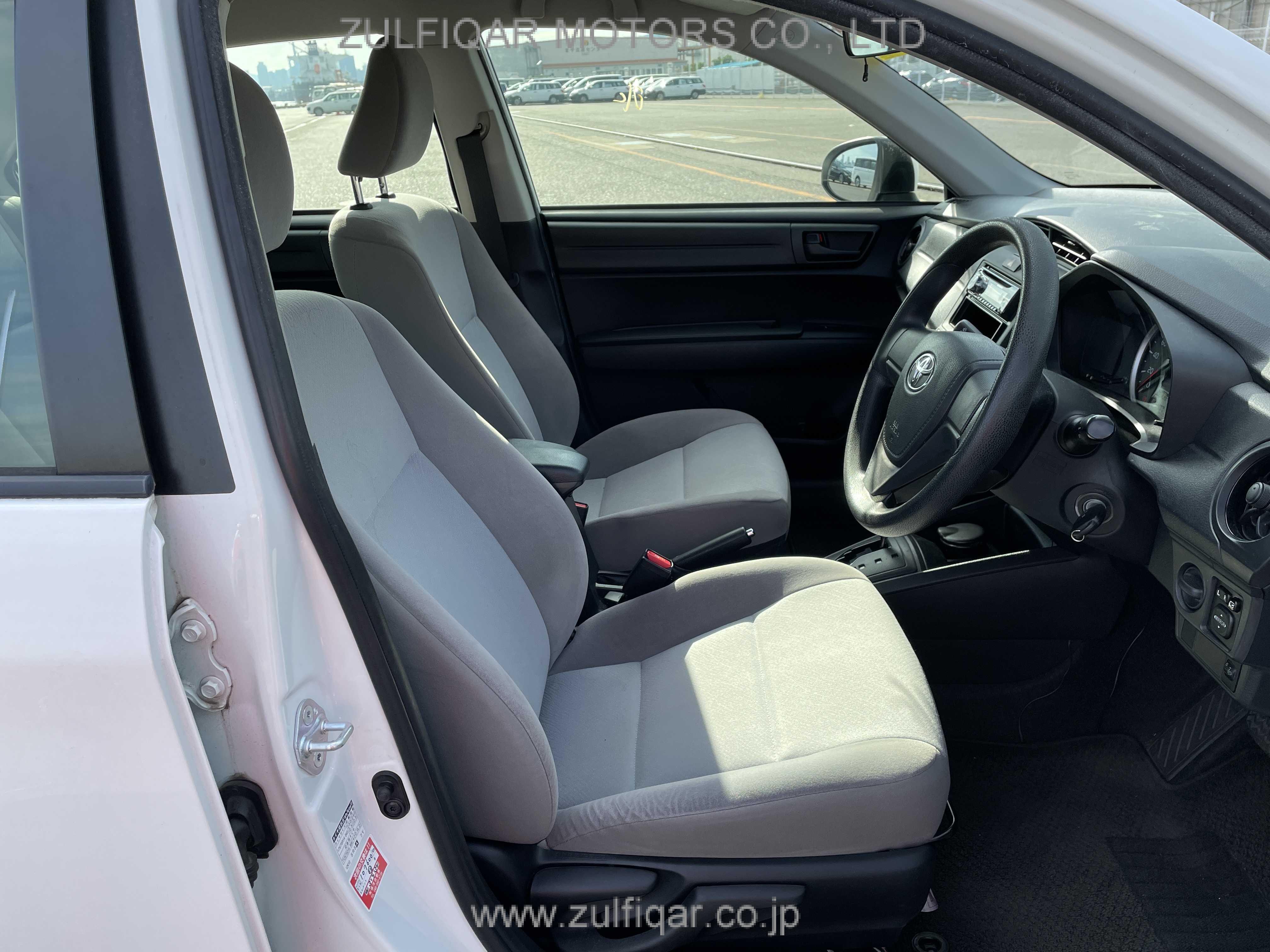 TOYOTA COROLLA AXIO 2017 Image 8