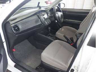 TOYOTA COROLLA AXIO 2017 Image 8