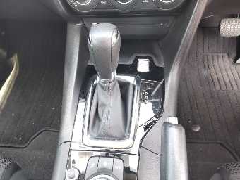 MAZDA AXELA 2017 Image 10