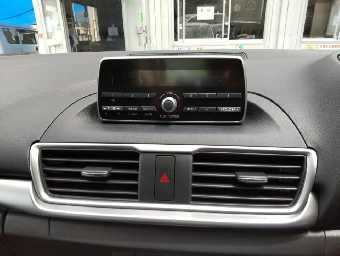 MAZDA AXELA 2017 Image 9