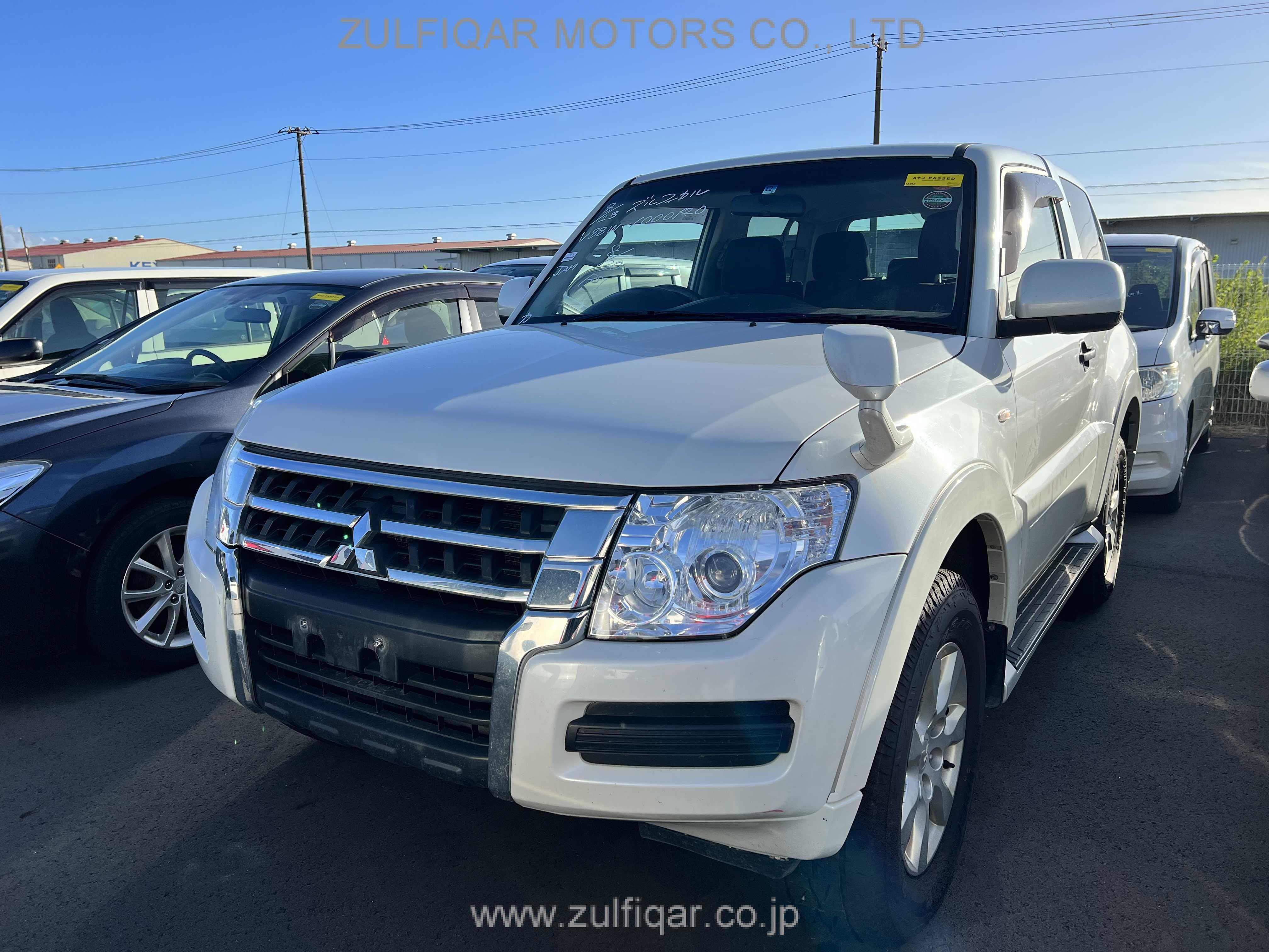 MITSUBISHI PAJERO 2016 Image 2