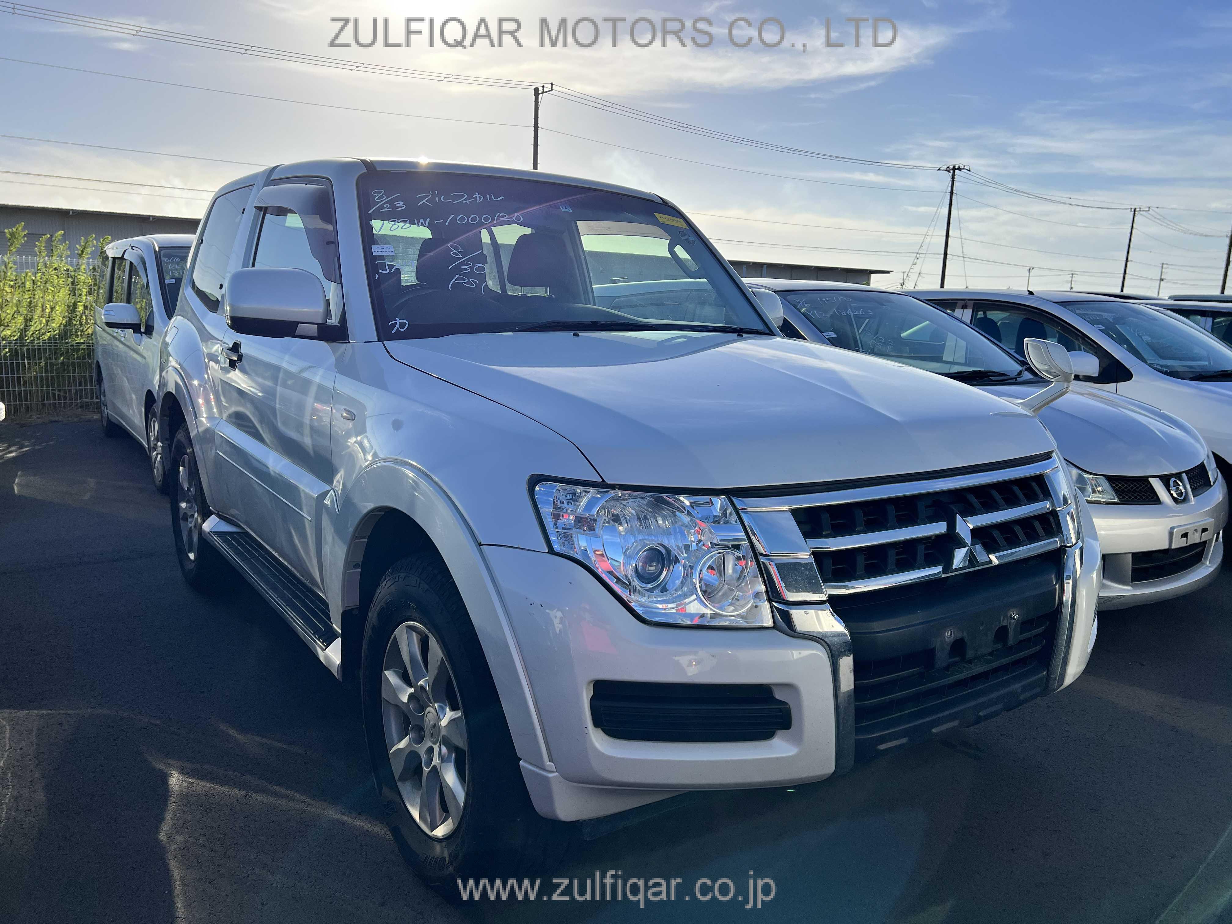 MITSUBISHI PAJERO 2016 Image 3