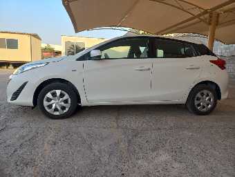 TOYOTA YARIS 2018 Image 2