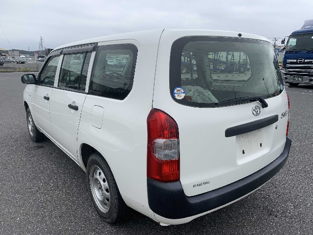 TOYOTA SUCCEED 2017 Image 22