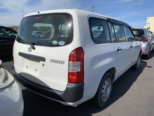 TOYOTA SUCCEED 2017 Image 23