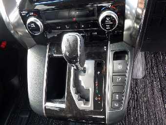 TOYOTA VELLFIRE 2019 Image 18