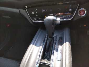 HONDA VEZEL 2017 Image 10