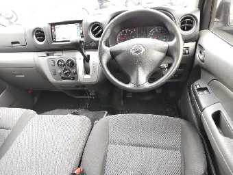 NISSAN NV350 CARAVAN 2015 Image 8