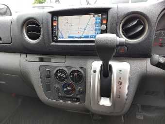 NISSAN NV350 CARAVAN 2015 Image 9