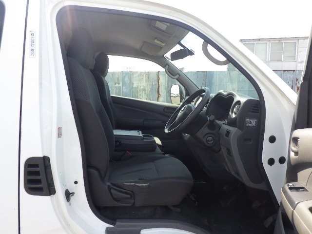 NISSAN NV350 CARAVAN 2014 Image 35