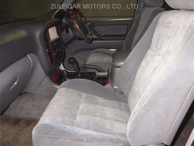 TOYOTA LAND CRUISER 100 2001 Image 4