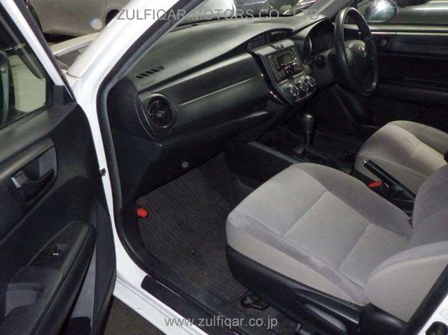 TOYOTA COROLLA AXIO 2017 Image 8