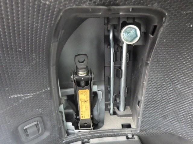 NISSAN WINGROAD S/W 2017 Image 30