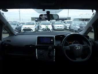 TOYOTA WISH 2017 Image 11