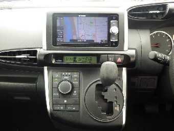 TOYOTA WISH 2017 Image 14