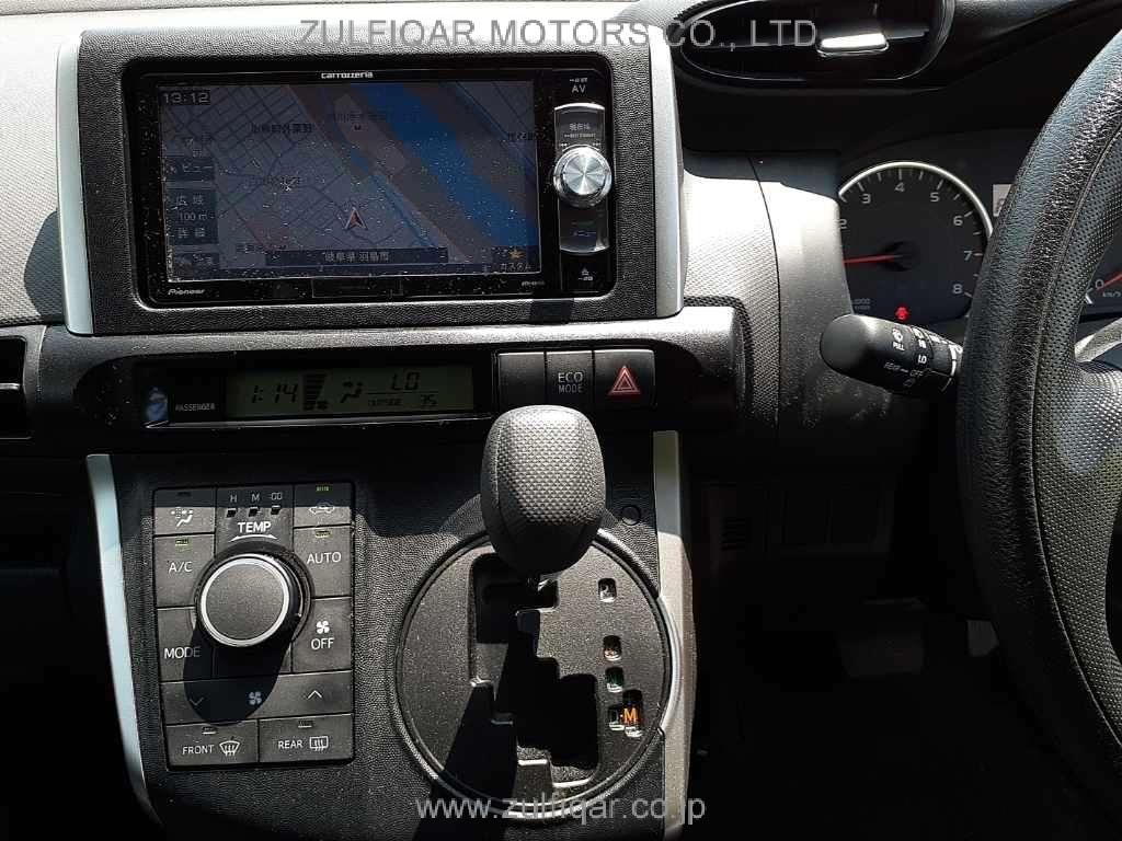 TOYOTA WISH 2017 Image 9