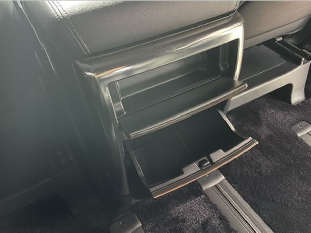 TOYOTA ALPHARD 2017 Image 50