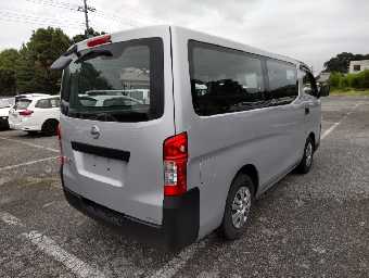 NISSAN NV350 CARAVAN 2017 Image 2