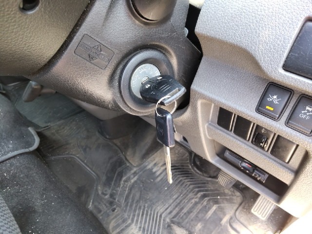 NISSAN NV350 CARAVAN 2017 Image 19