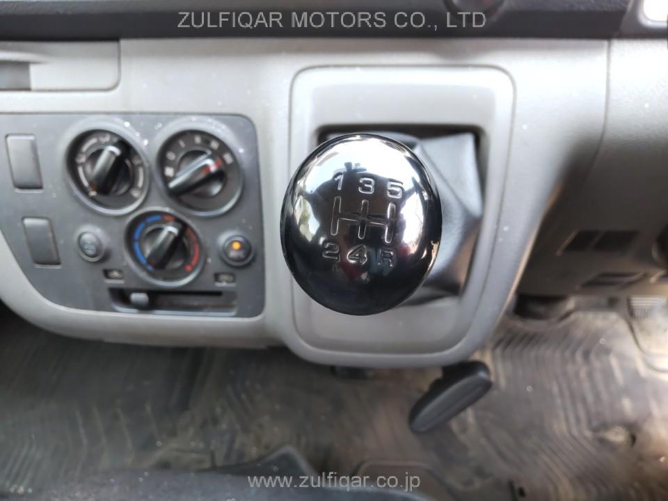 NISSAN NV350 CARAVAN 2017 Image 10