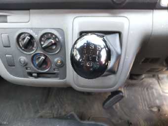 NISSAN NV350 CARAVAN 2017 Image 10