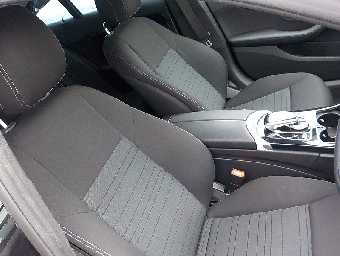 MERCEDES BENZ C CLASS 2017 Image 12