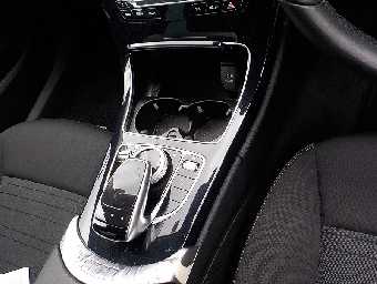 MERCEDES BENZ C CLASS 2017 Image 9