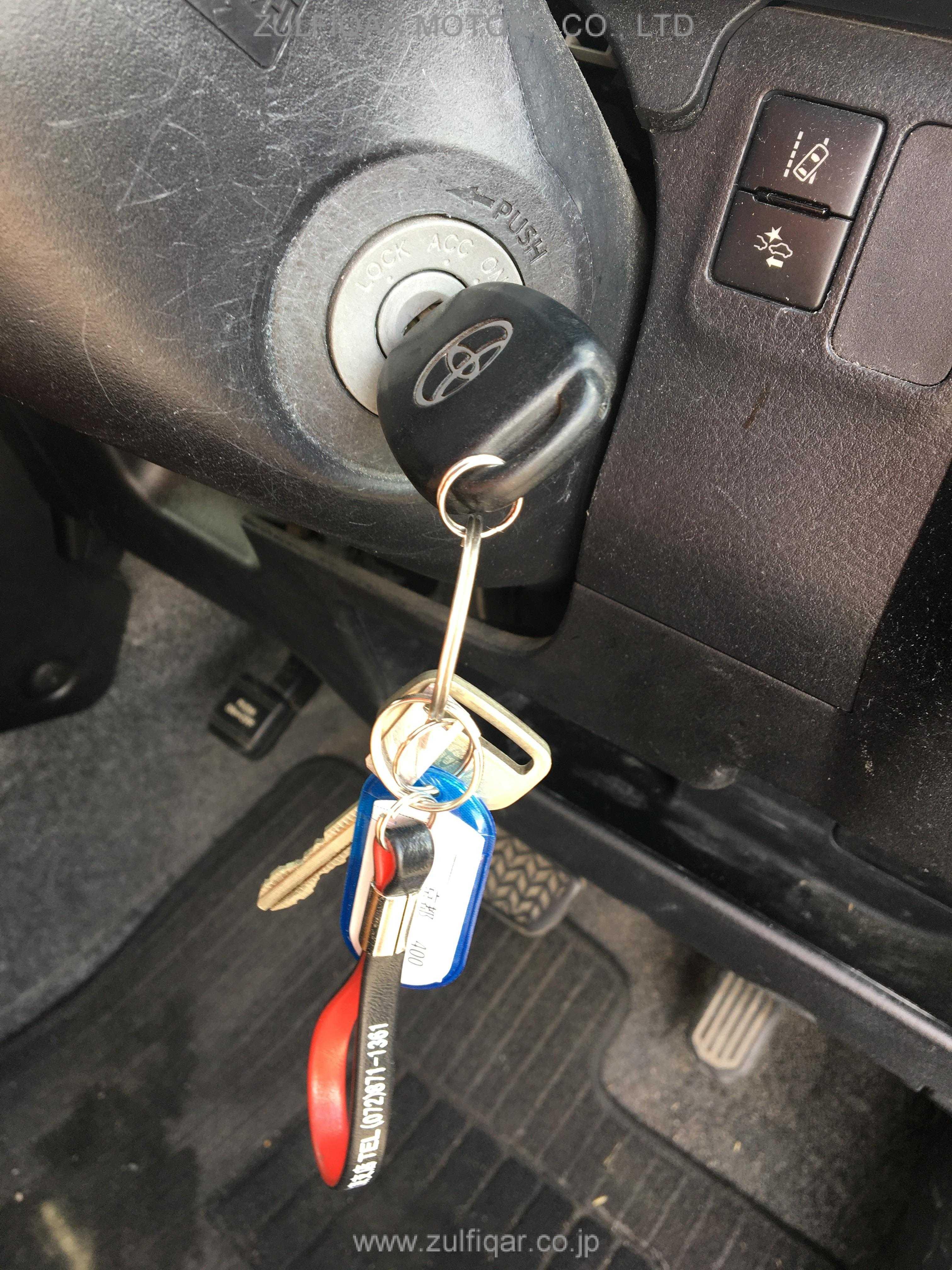 TOYOTA SUCCEED 2017 Image 12