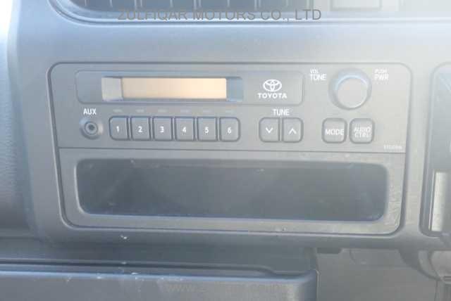 TOYOTA SUCCEED 2017 Image 7