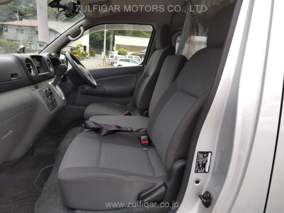 NISSAN NV350 CARAVAN 2017 Image 20