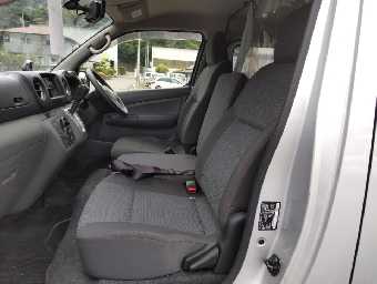 NISSAN NV350 CARAVAN 2017 Image 14
