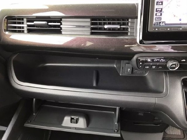 HONDA N-BOX CUSTOM 2018 Image 23