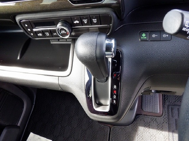 HONDA N-BOX CUSTOM 2018 Image 37