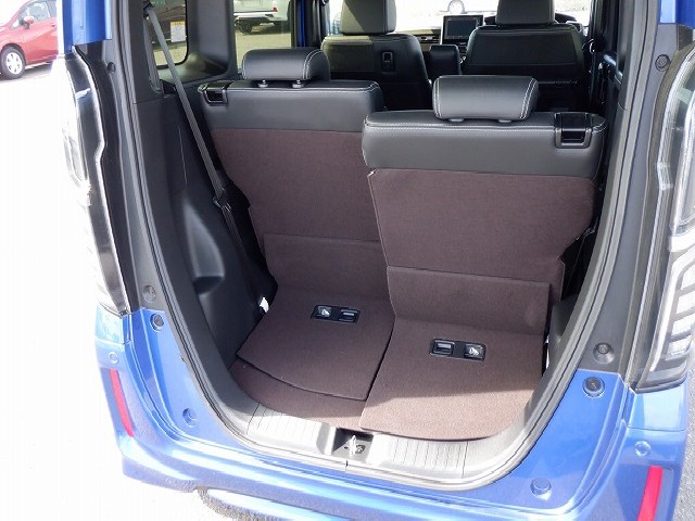 HONDA N-BOX CUSTOM 2018 Image 40