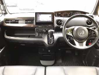 HONDA N-BOX CUSTOM 2018 Image 6