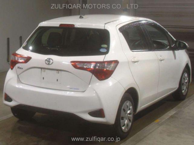 TOYOTA VITZ 2017 Image 2