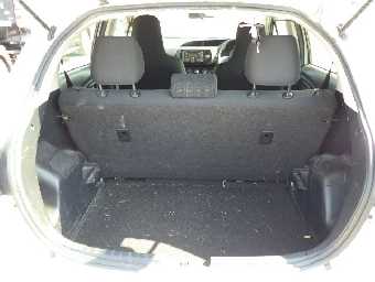 TOYOTA VITZ 2017 Image 19