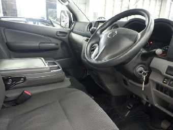 NISSAN NV350 CARAVAN 2017 Image 9