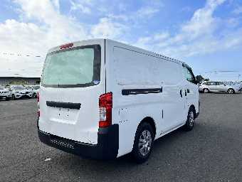 NISSAN NV350 CARAVAN 2015 Image 11
