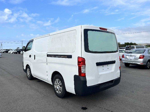 NISSAN NV350 CARAVAN 2015 Image 20