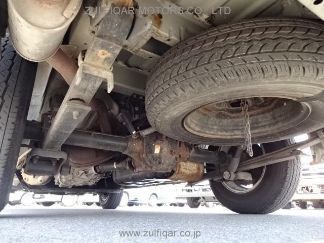 NISSAN NV350 CARAVAN 2015 Image 6