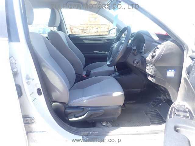 TOYOTA COROLLA AXIO 2017 Image 6
