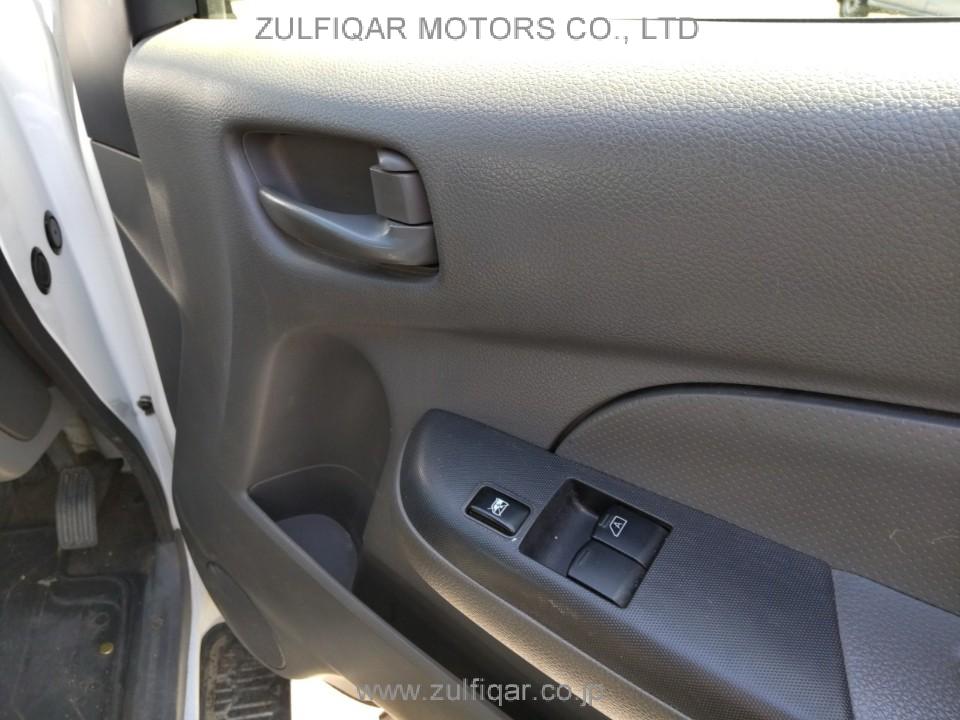 NISSAN NV350 CARAVAN 2015 Image 12