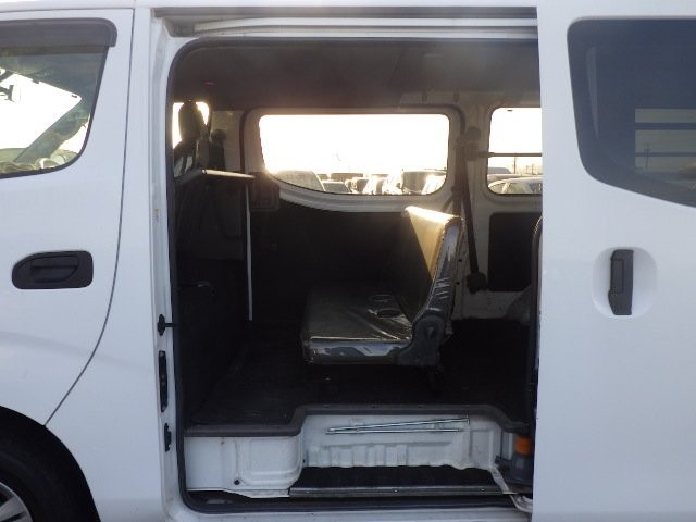 NISSAN NV350 CARAVAN 2015 Image 27
